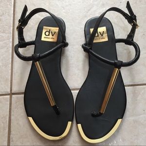 DV Like new t-strap thong sandals gold black sz 6